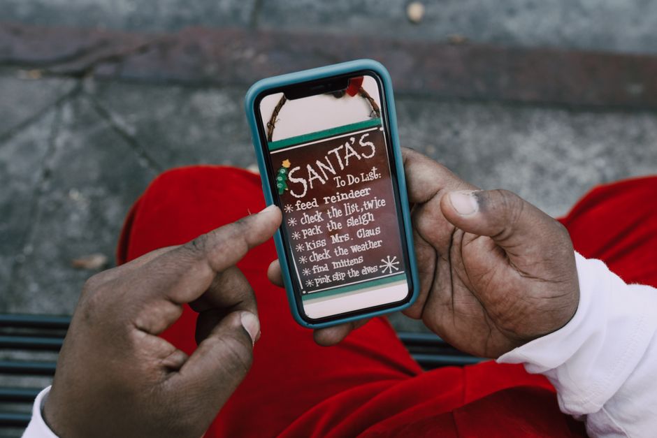 Chat with Santa Claus Online